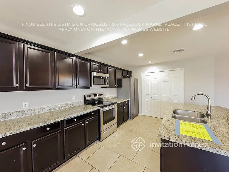 9709 N 57th Ave — Photo 6
