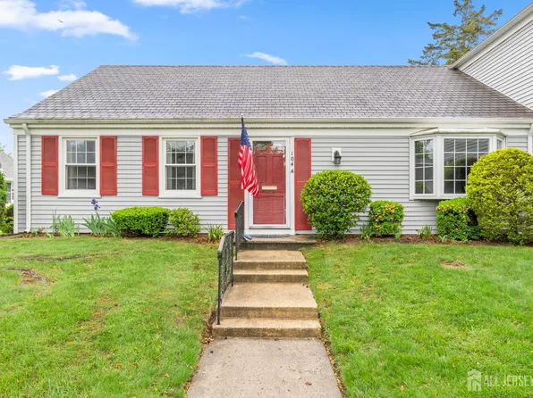 104 N Glenwood Ln #A, Monroe Township, NJ 08831