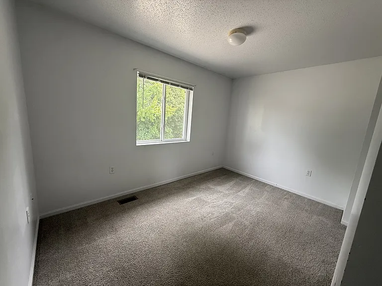 330 W Cherry St #Y23 — Photo 9