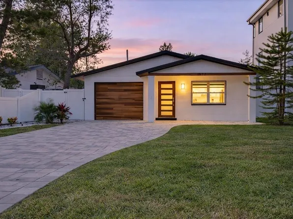 1927 Shore Acres Blvd NE, Saint Petersburg, FL 33703