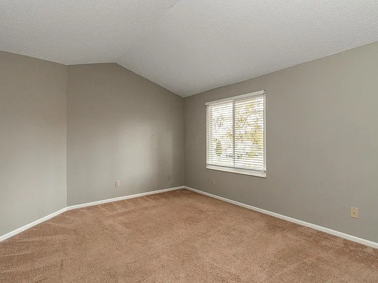 6266 Hyland Dr — Photo 14