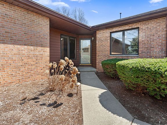 2nd image of 484 Bethany Rd