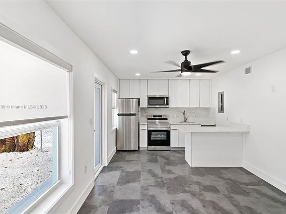3rd image of 2701 SW 14th Ave #1-2