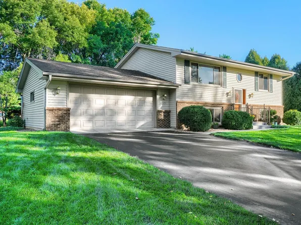 16820 Honeysuckle Ln, Eden Prairie, MN 55346