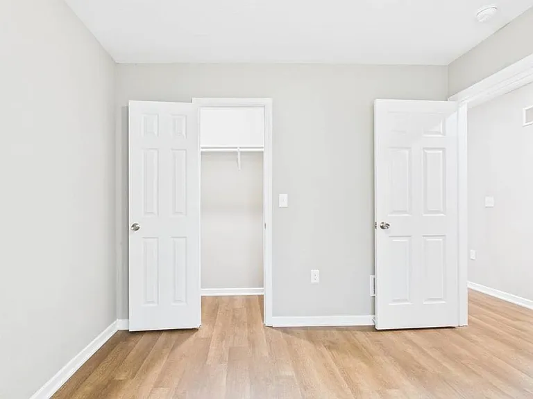 306 W Market St — Photo 45