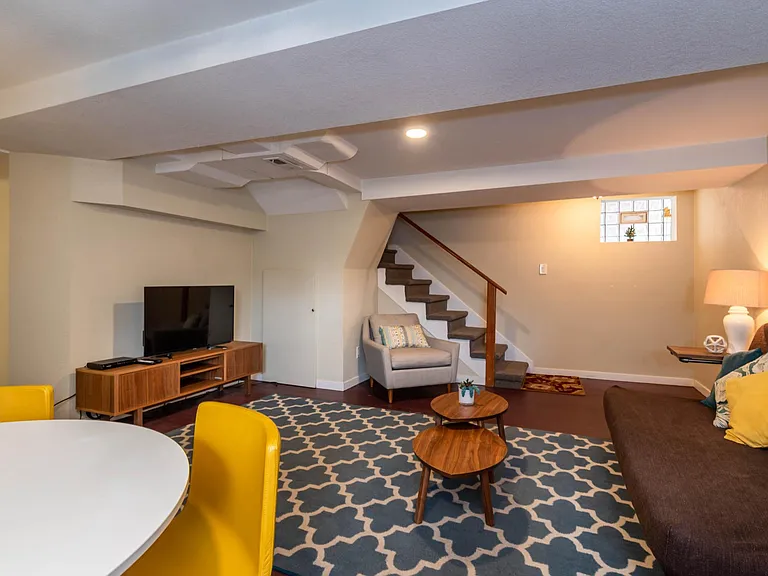 101 N Logan St #4 — Photo 11