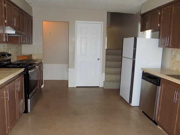 4th image of 288 Lark Dr
