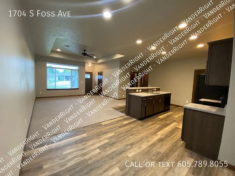 1704 S Foss Ave — Photo 1