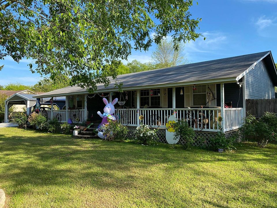 1st image of 15 Lakeview Cir