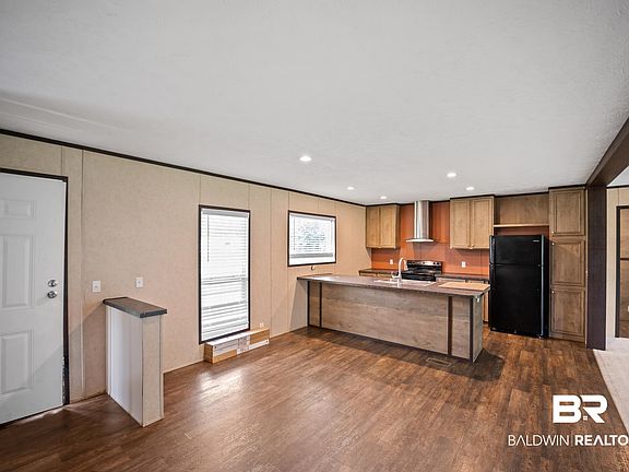 3rd image of 11055 Deerfoot Ln