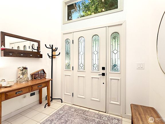 5th image of 2049 NE Amhurst Court
