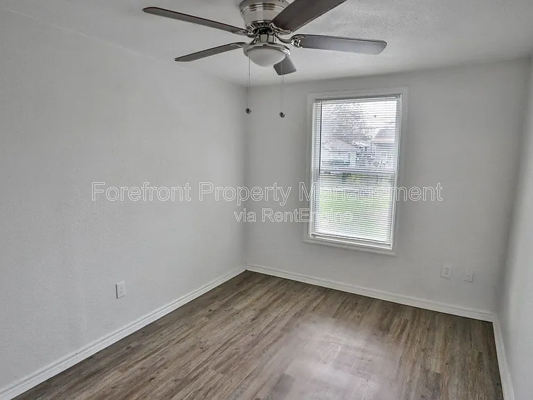 2426 Cincinnati Ave — Photo 6