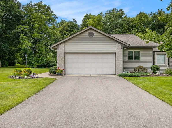 2481 Falcon Pointe Dr NW, Grand Rapids, MI 49534