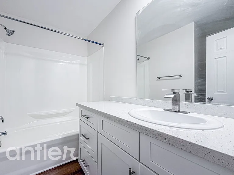 9011 Tobias Ave #Z140 — Photo 6