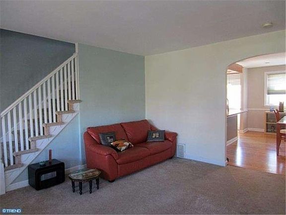 5th image of 1042 Bryan St