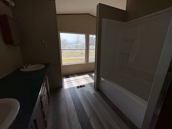 5th image of 2989 1/2 Red Willow Dr