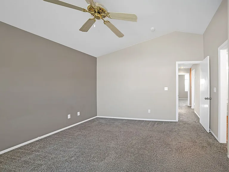 8133 Kentshire Dr — Photo 13