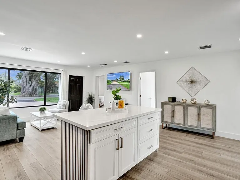 1001 SE 13th Ct — Photo 30