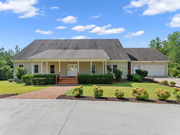 397 Lindsey Lake Rd, Travelers Rest, SC 29690