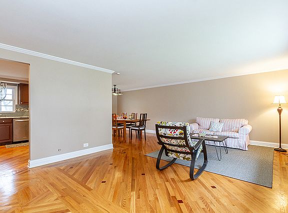 3rd image of 121 S Braintree Dr