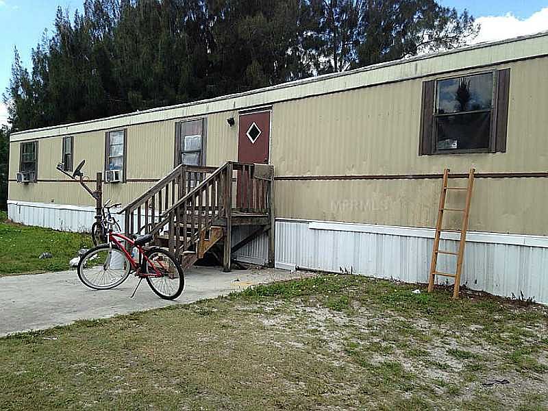 1st image of 1605 NE Eastling Ave
