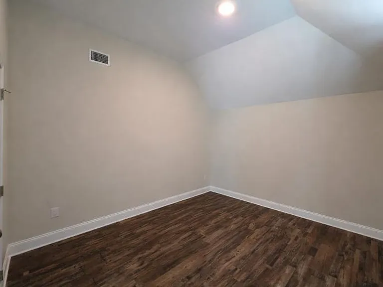 1233 Black Oak Cir — Photo 33