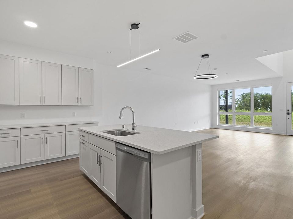 1st image of 9378 S Alder PLACE #104