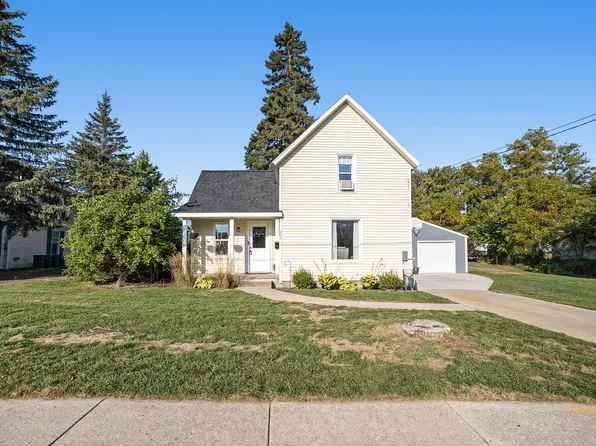 203 Martindale St NW, Sparta, MI 49345