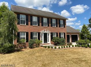 136 Red Fox Dr, Duncansville, PA