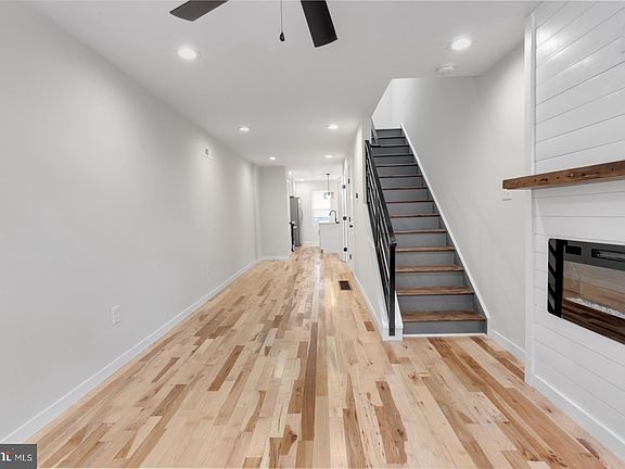 3rd image of 2039 E Letterly St