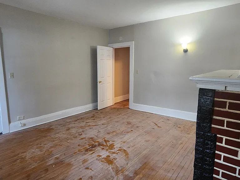 542 Washington Ave — Photo 5