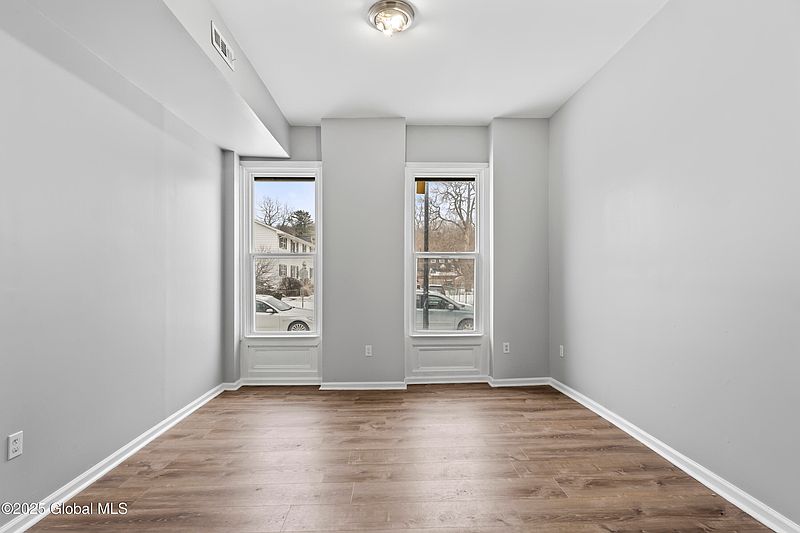 5th image of 49 6th Avenue