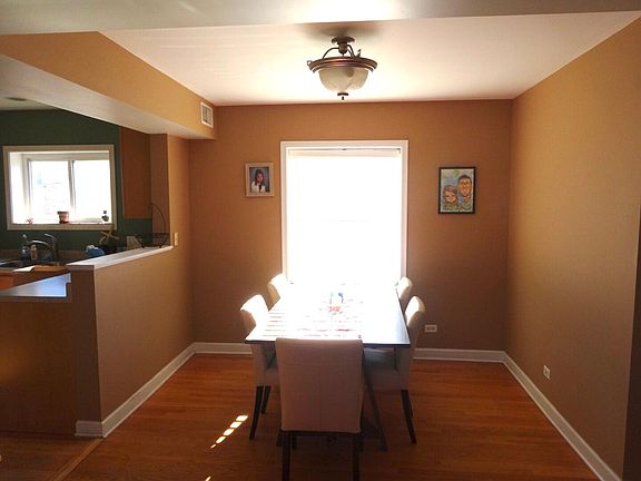 4th image of 2927 W Summerdale Ave APT 1