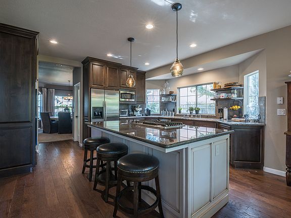 3rd image of 2053 Shelby Cir