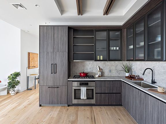 4th image of 10 Quincy St #2D