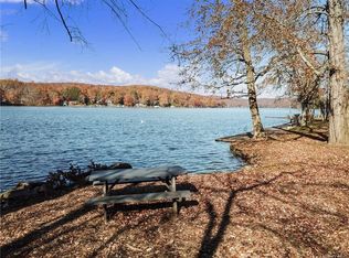 21 Seneca Rd, Putnam Valley, NY 10579