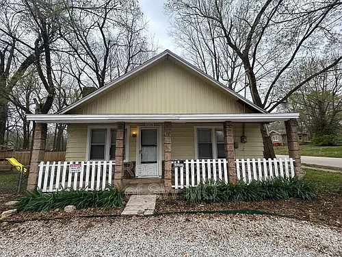 1536 W Madison St Photo 1