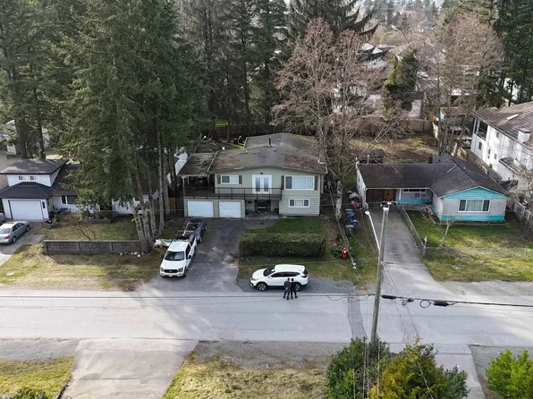 10687 142nd St, Surrey, BC V3T 4S6