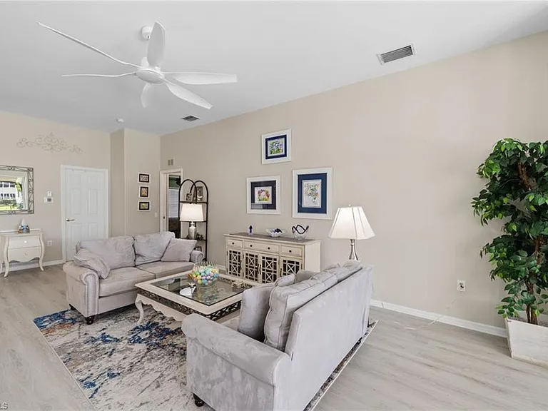 10020 Horse Creek Rd — Photo 5