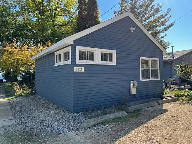 2221 Middleton Beach Rd — Photo 3