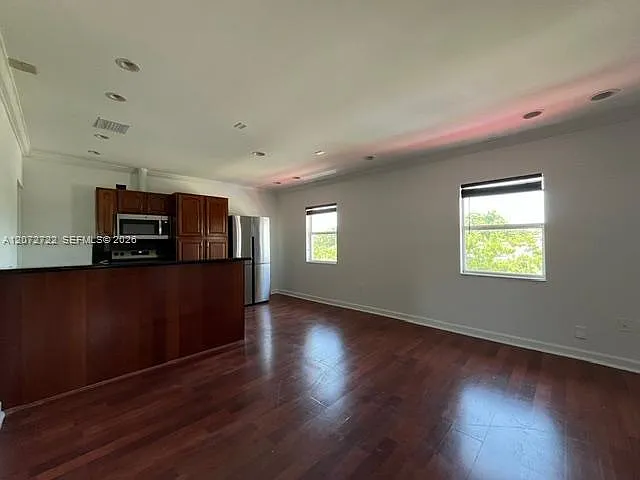 2 bed, 4087 sqft, $2,700 — Photo 4