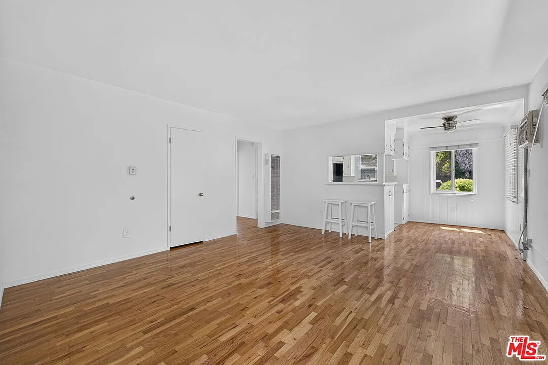 2 bed, 1.0 bath, 800 sqft, $2,600 — Photo 1