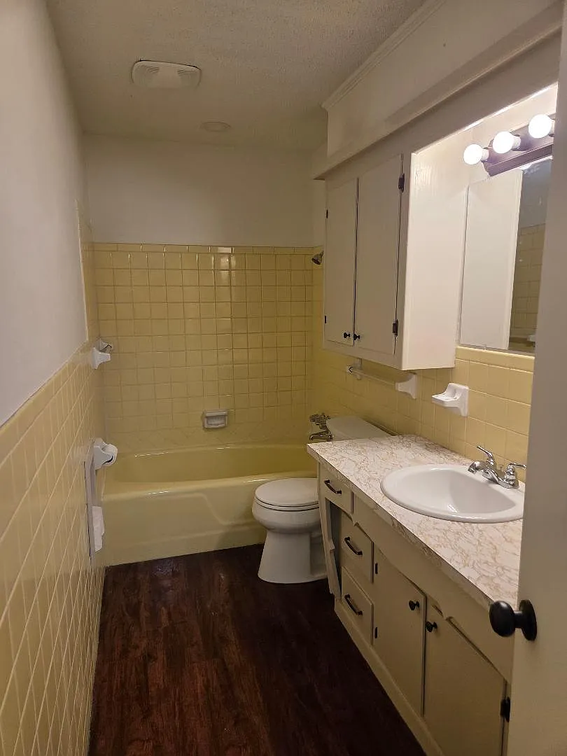 2 bed, 1090 sqft, $1,050 — Photo 4
