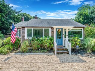 1 Springville Cir, Hampton Bays, NY 11946
