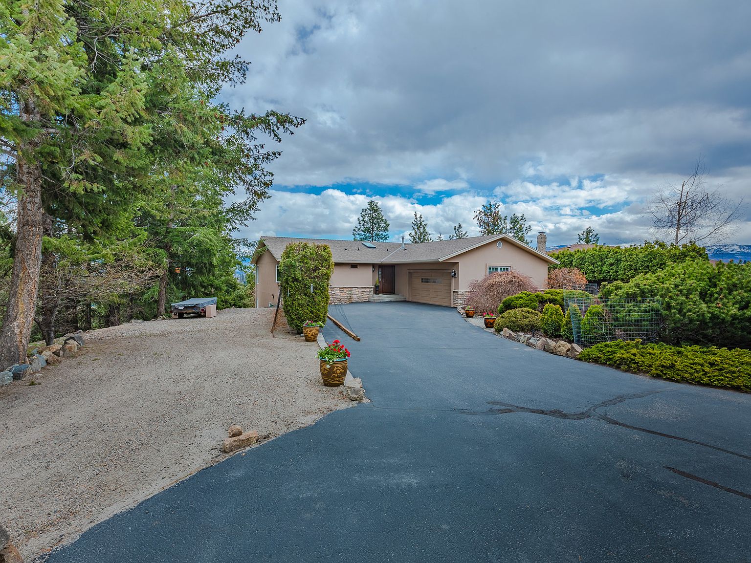 1991 Horizon Dr, West Kelowna, BC V1Z 3L3 Zillow