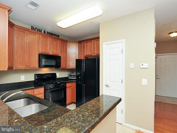 4th image of 3820 Lightfoot St Unit 315