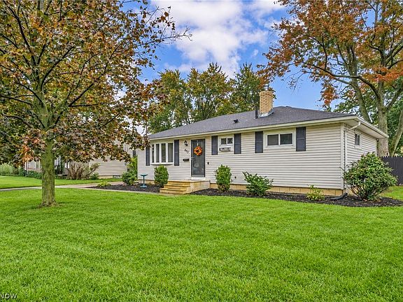 3rd image of 653 Lucille Dr