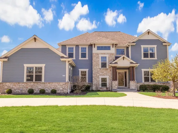7095 West Oakview COURT, Mequon, WI 53092