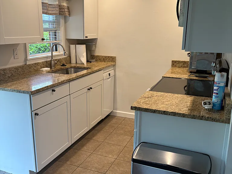 118 Elizabeth Ln — Photo 25