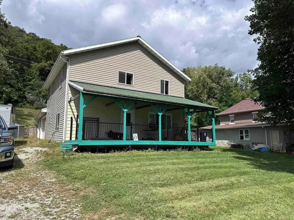 461 Railroad Ave SW, New Albin, IA 52160